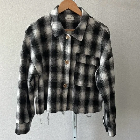 Plaid Shacket L Boyfriend Fit Black/White Cropped Raw Hem Grunge Streetwear BTS - Picture 4 of 12